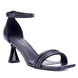 FASHION TO FIGURE Lynn’s Black Faux Leather Sandel- 9W